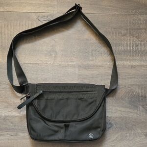 Lululemon Dark Olive Green All Night Festival Bag EUC